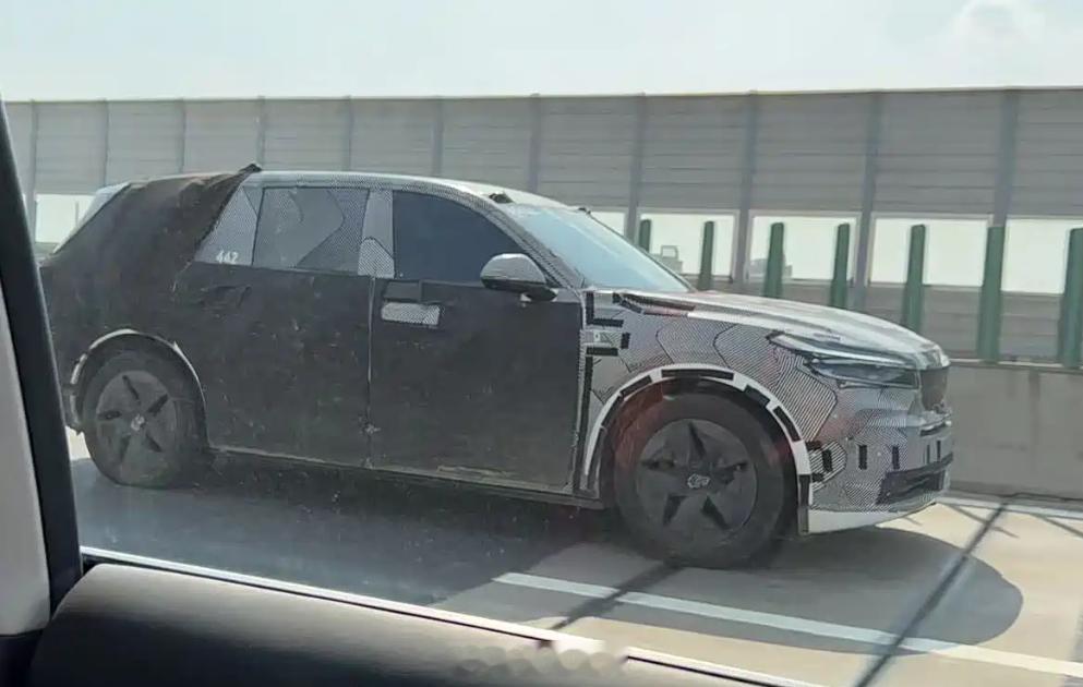 乐道总裁沈斐透露，由于L90销量超预期，原本计划今年上市的L80，将推迟到202