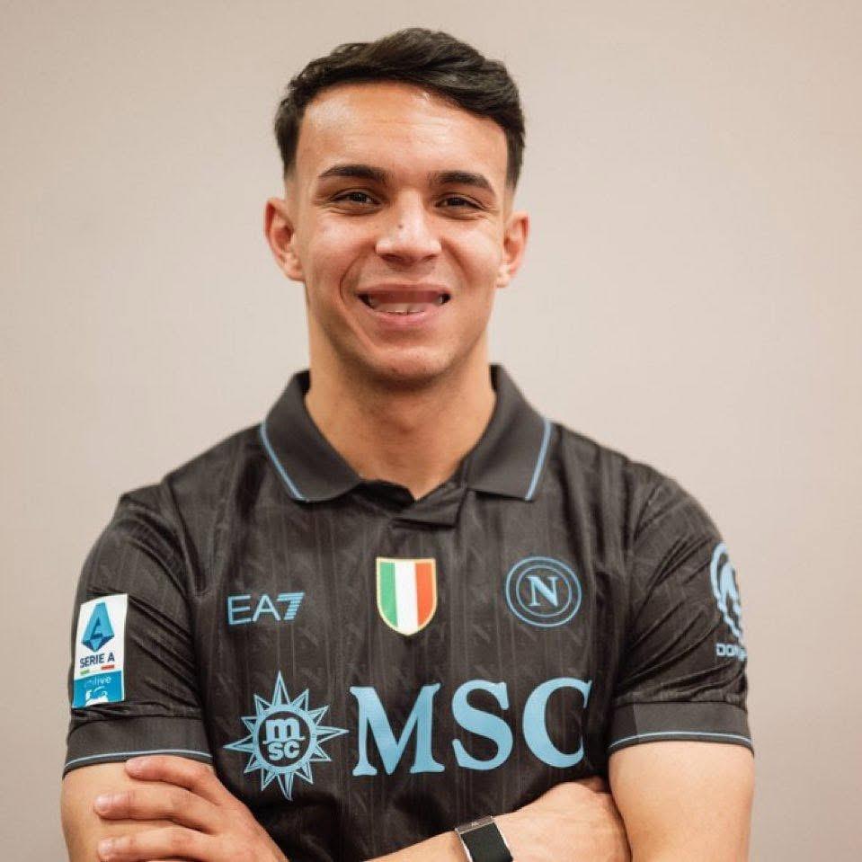 拿玻里官方宣布，從維羅納引入22歲巴西前鋒基奧雲尼（GiovaneSanta