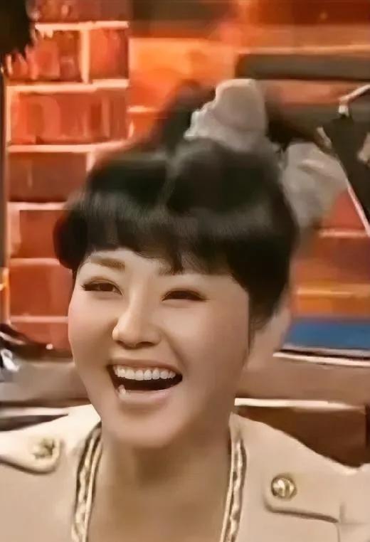 主持人方琼的净身高是1米73，她儿子身高1米9多，如此被人羡慕的身高竟然会带给方