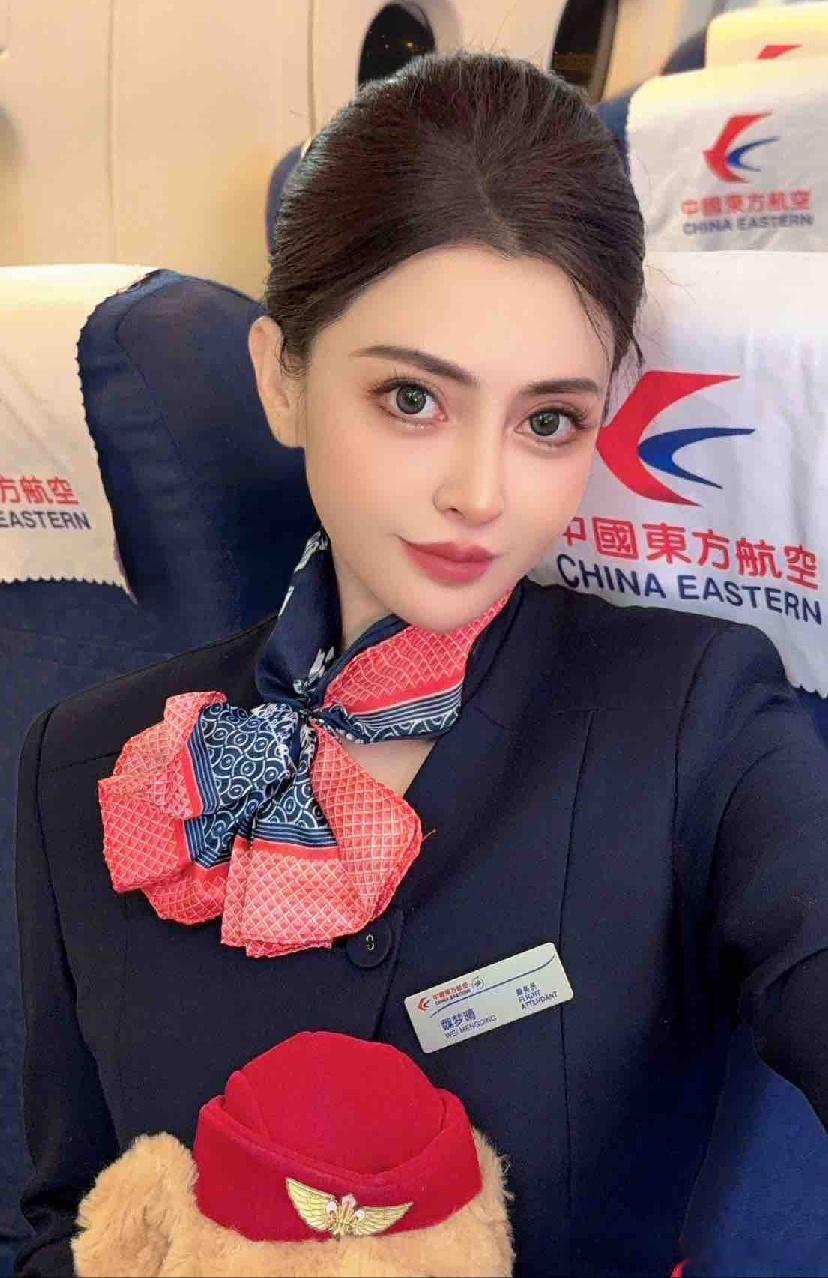 东航空姐，准备起飞啦。​​​