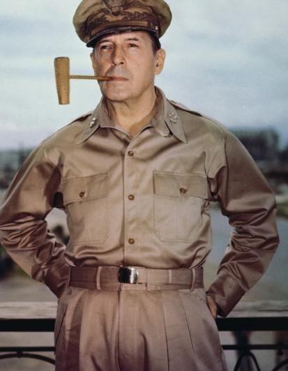 朝鲜战争时，麦克阿瑟准备将26枚原子弹扔向中国，杜鲁门却不同意，就在外界哗然不已