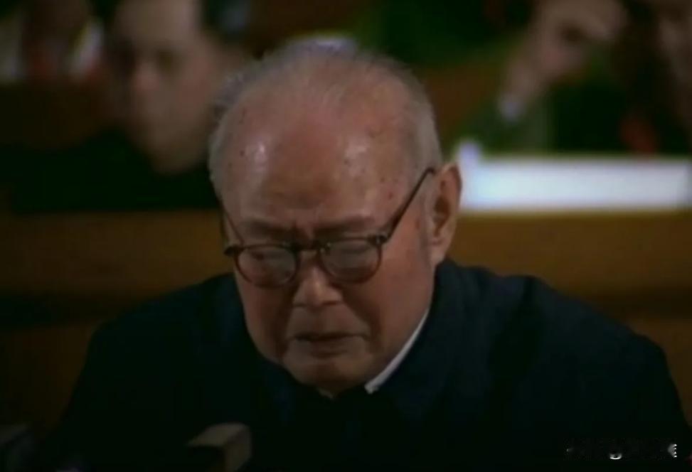 晚年的叶帅为什么一提毛主席就哭？晚年的人，心里都有几根碰不得的弦。叶剑英