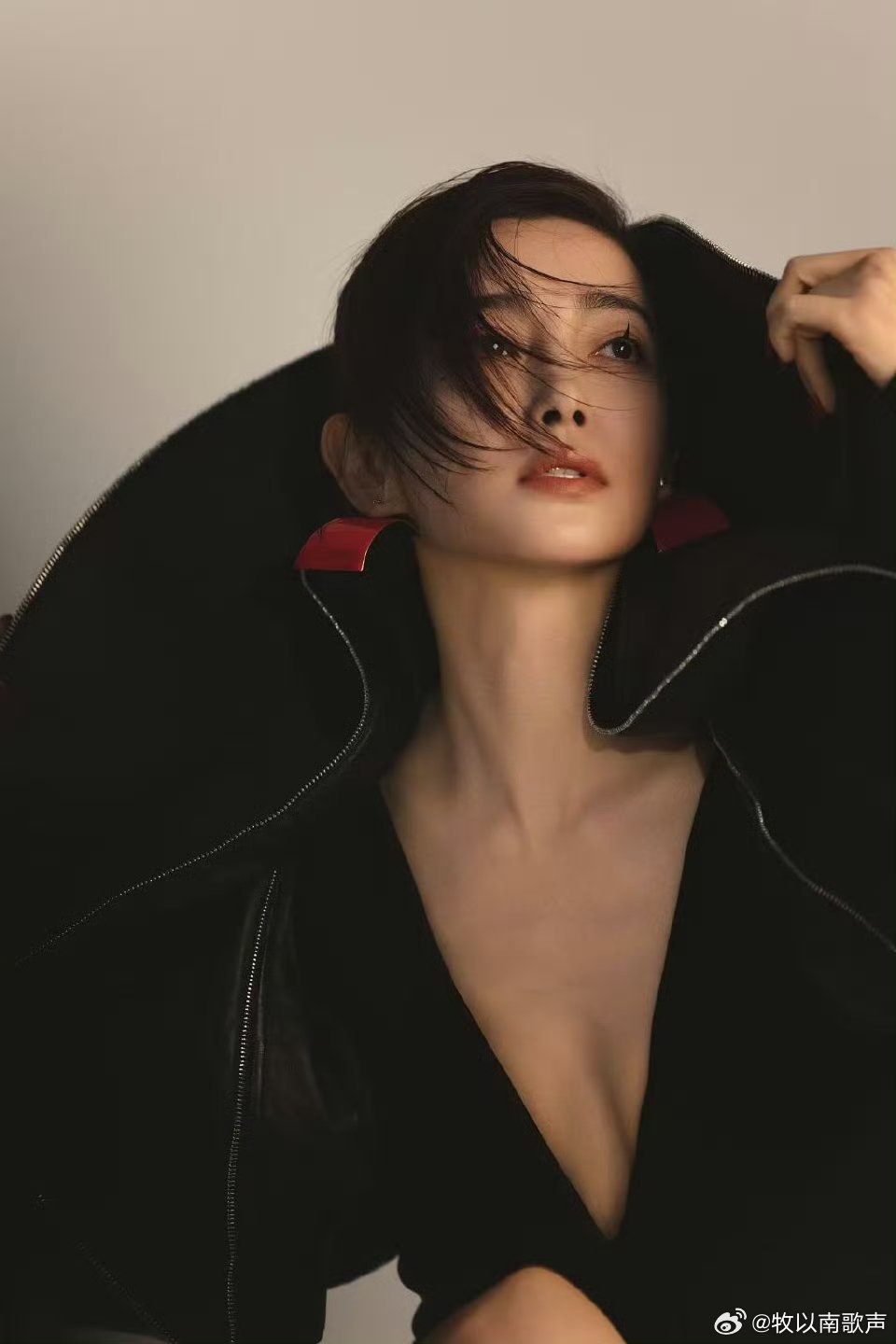 李冰冰三月三刊三副面孔你可以永远相信李冰冰的时尚表现力李冰冰三月连登三本刊，表