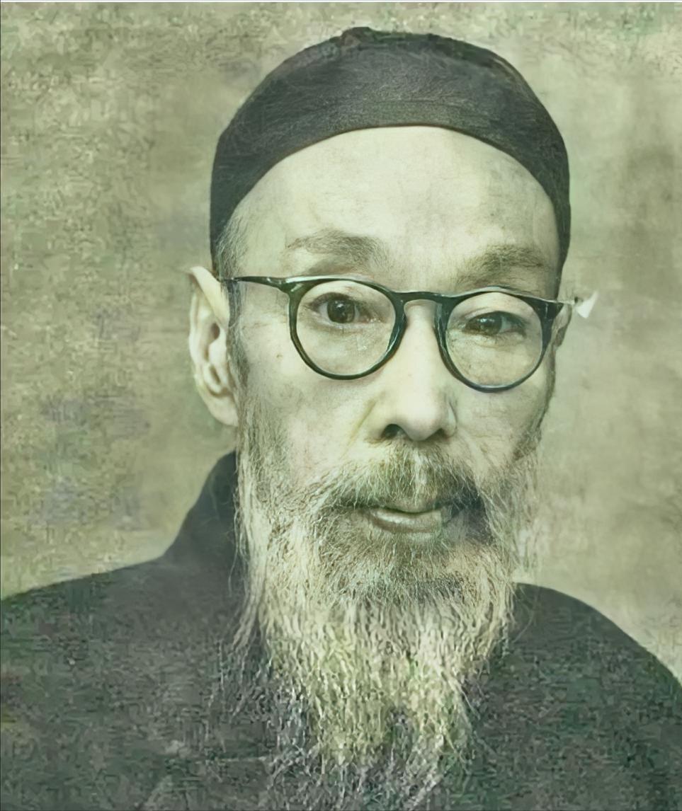 1935年,毛泽东大渡河陷死局，这时，李富春跑来说：“主席，一名晚清90岁秀才，