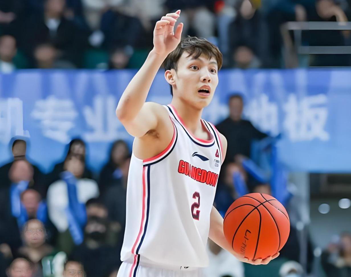 不是麦考尔，也不是徐杰！广东队输球，有1人要负主要责任。面对着山东队，广东队