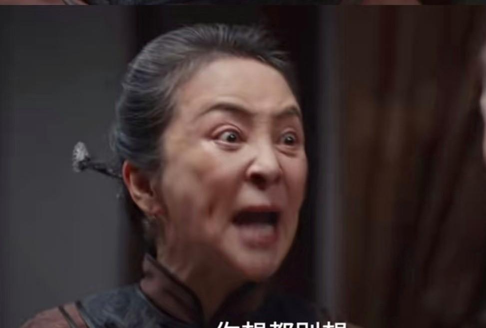 《灼灼韶华》大顺和他爹染上鼠疫，客死他乡。分店开业那天，伙计上门报丧，大顺和他