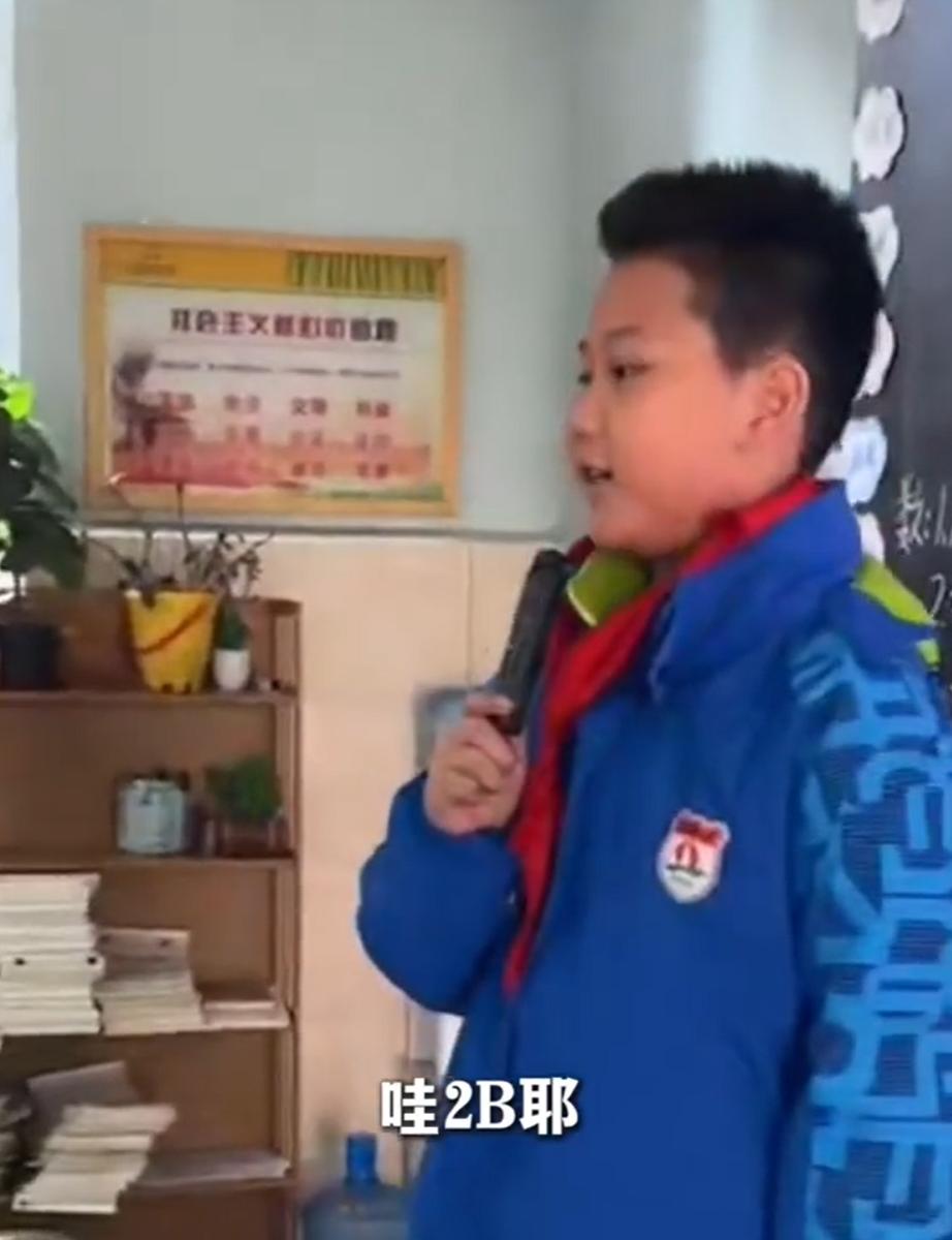 近日，陕西省西安市的9岁小学生霖霖遭遇了“校园霸凌”。周三早上，霖霖发现总有同学