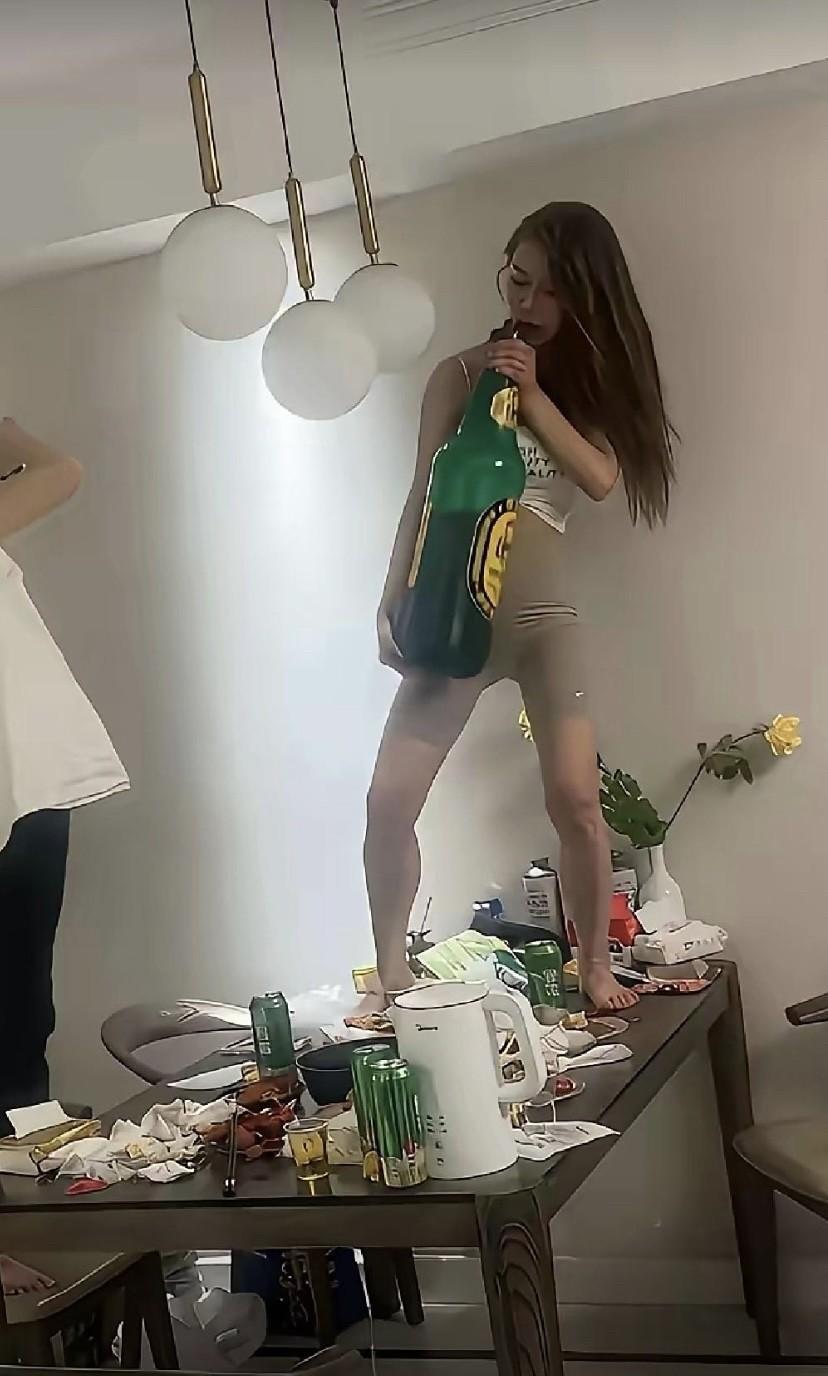 贪杯真的不是好事，尤其是女孩子，再加上一帮不靠谱的朋友。#喝酒别伤身#