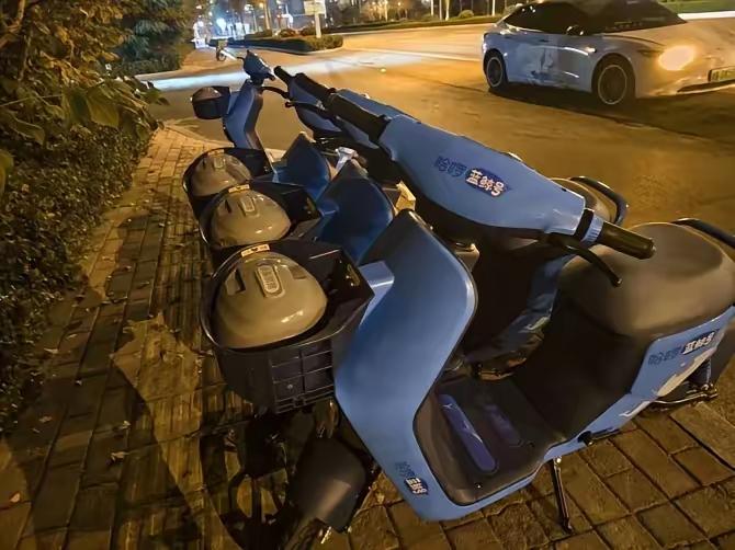 昨天网络上一片热议，共享电动车“杀入”济南，骑共享电动车到大明湖不再是梦！仅