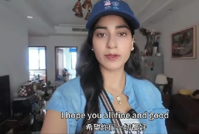 印度高种姓美女决定定居中国，在中国买了自己的新房子,她热情给大家介绍自己新房