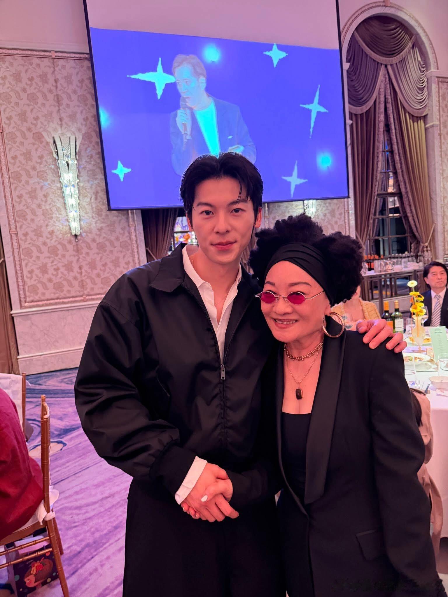 许光汉在陈汉典lulu婚礼上到底跟多少人合照了啊！！