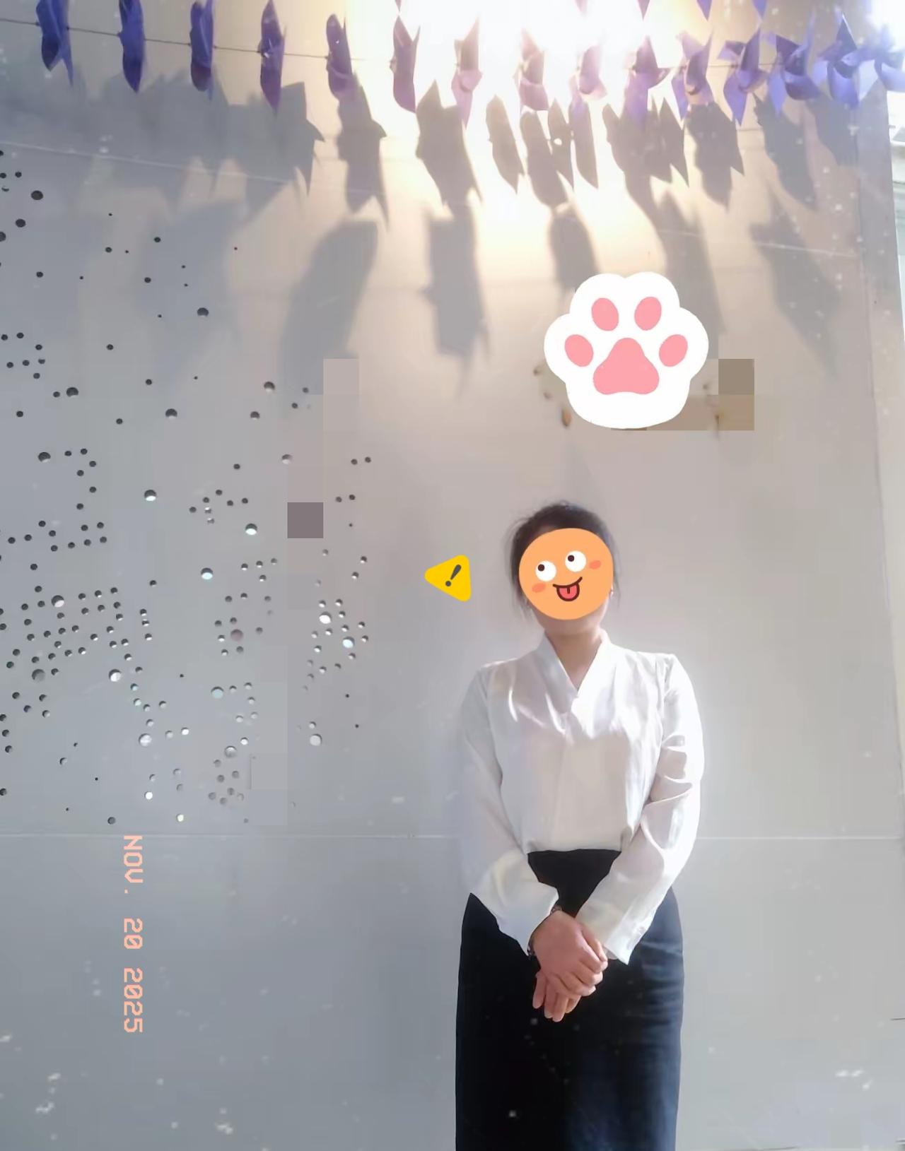 上海金店这副店长是真拼！儿女双全日子过得美满，偏天天泡直播间卖黄金冲业绩，这