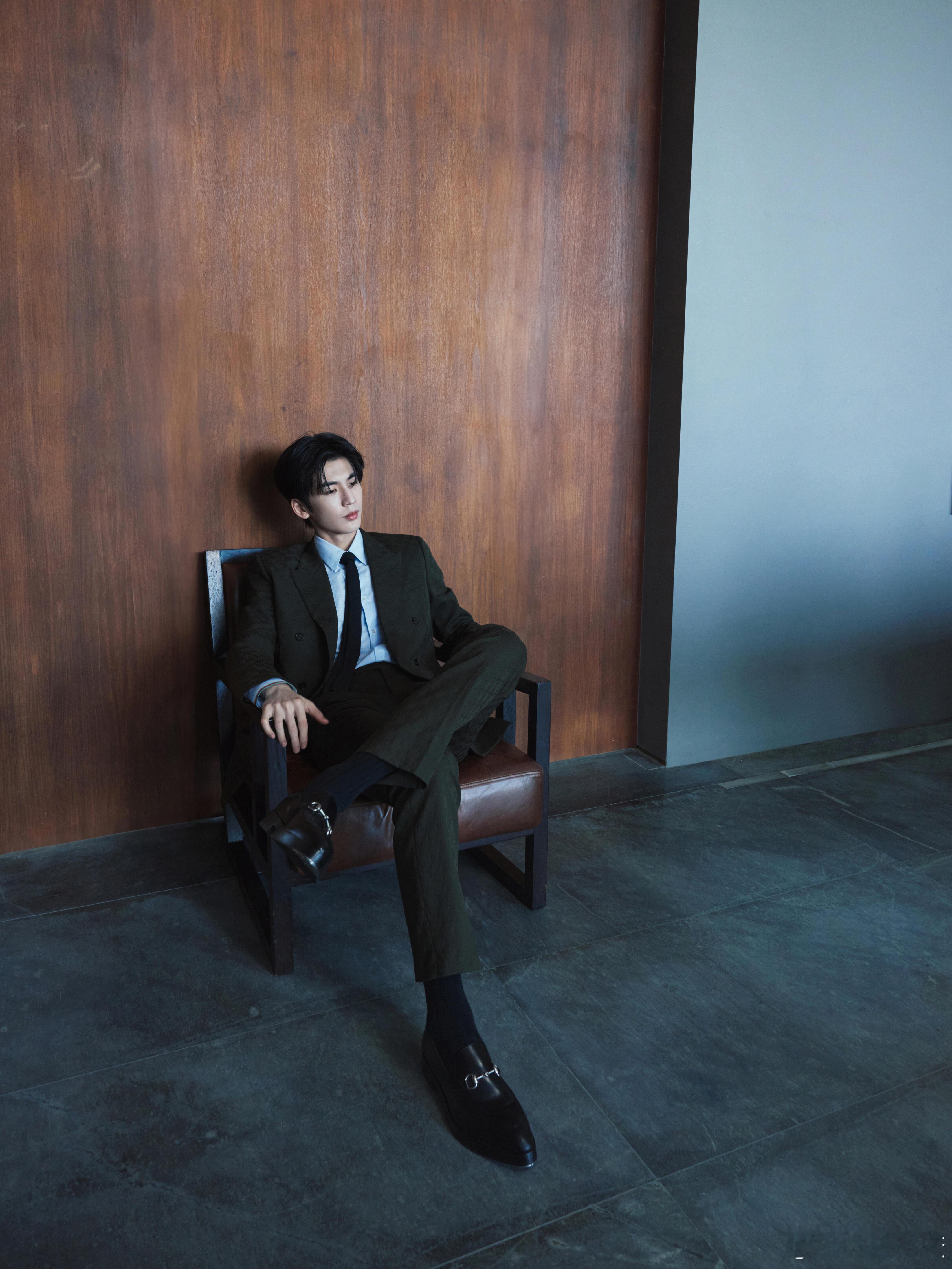 张凌赫主人级别!救命啊,我真的要被这个张凌赫帅晕了张凌赫|