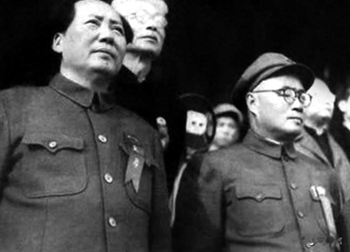 毛主席曾说过，是一个“瞎子”和一个“瘸子”帮他打下了江山。而其中的“瞎子”就是刘