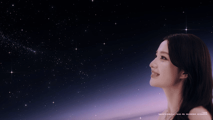 王楚然荣耀600幸运星女神降临谁能拒绝这般绝美的星光造型，满是细碎星光点缀穿搭