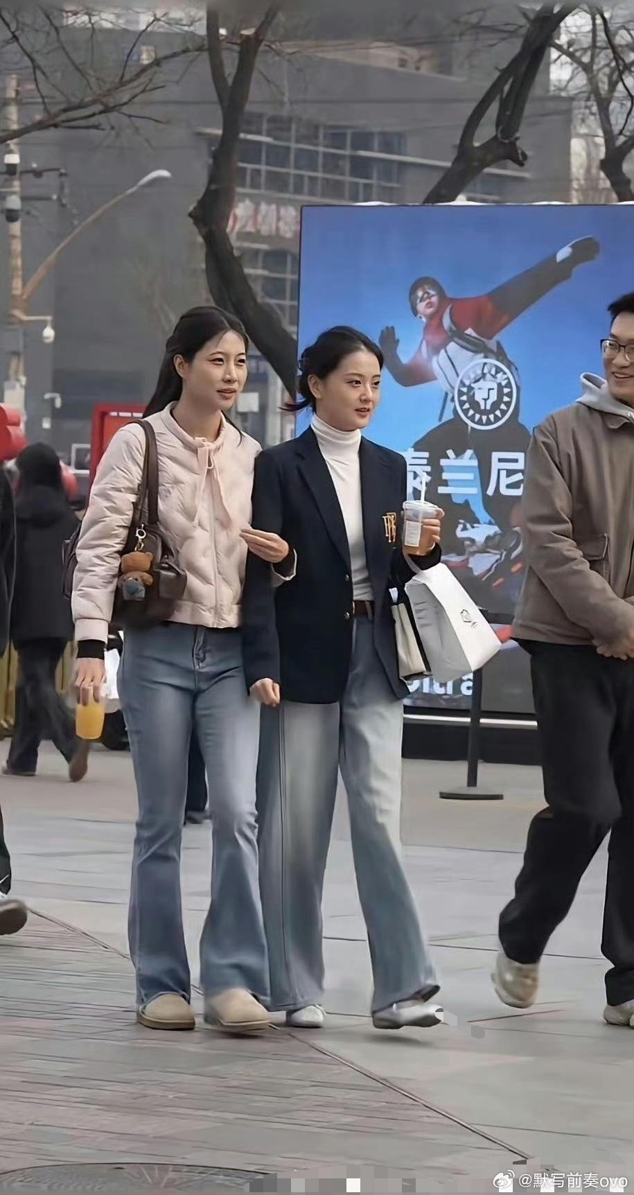 事实证明，紧身裤比宽松裤好看很多
