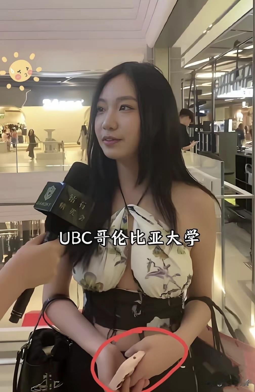 2025年中国在美留学生年度总花费大约在950-1000亿元人民币之间，生均35