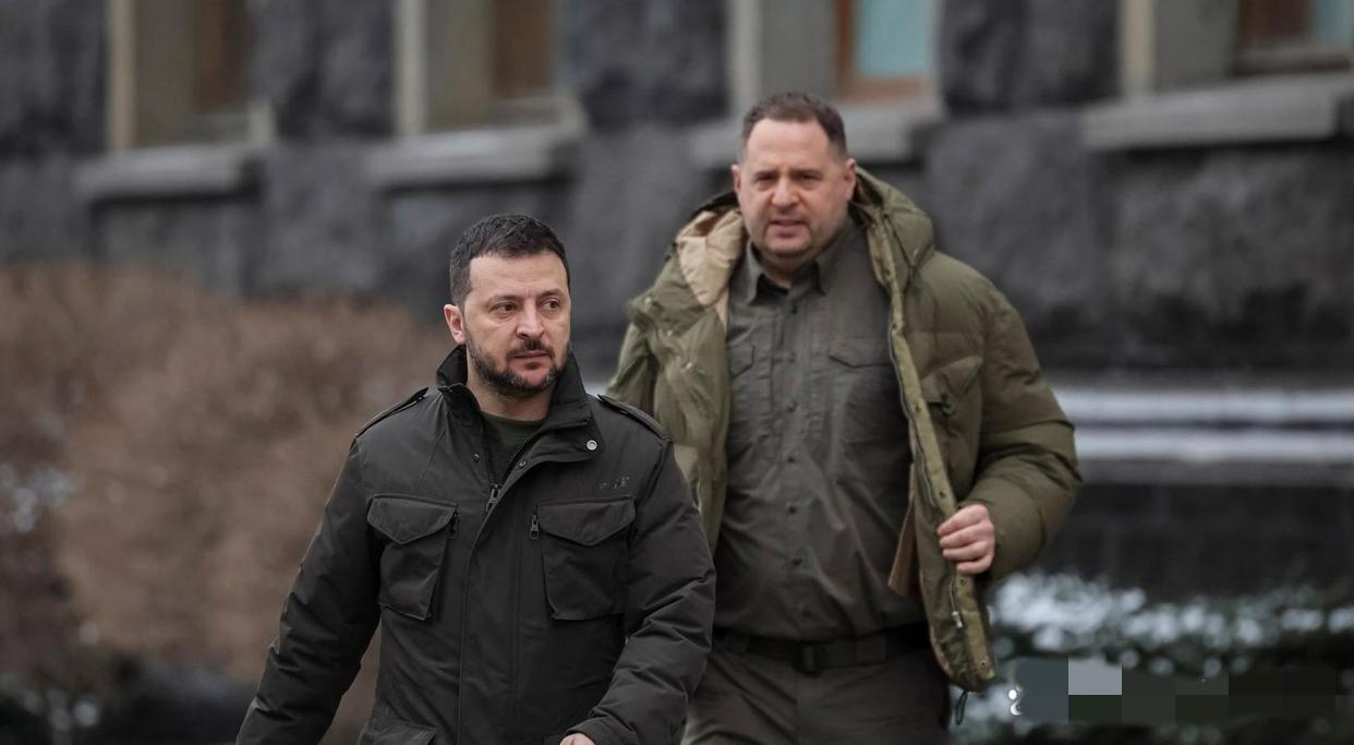 泽连斯基的“承诺”，全都化成了“伪承诺”。4年前泽连斯基在一次采访中做得承诺：他