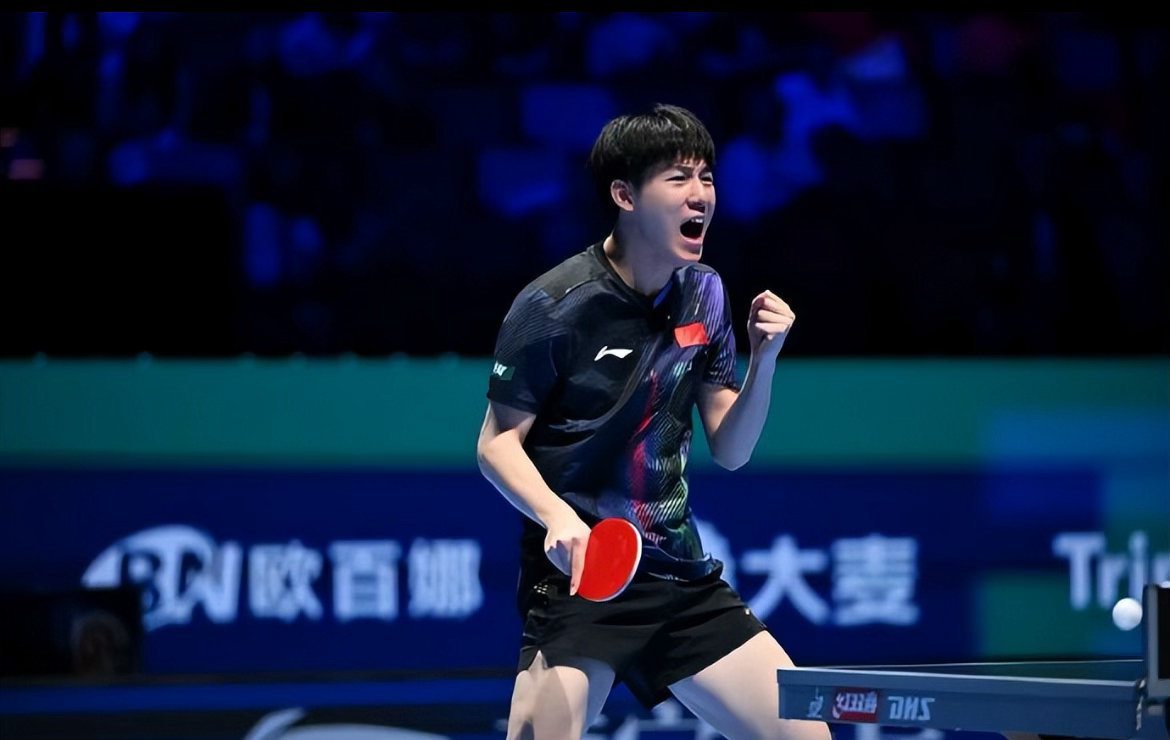 19岁新星横空出世！温瑞博3-0横扫法国名将高茨，两战全胜头名晋级澳门世界杯16