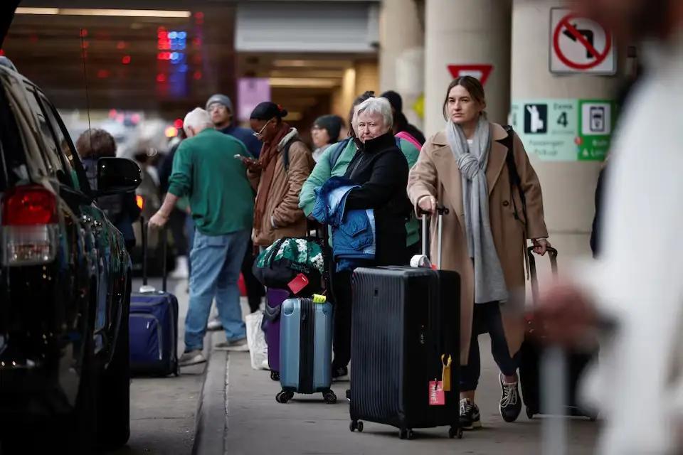 美国财政拨款迟迟在议会无法通过，政府停摆已经34天了。美国的很多方面开始受到严