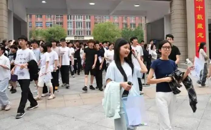 同样是六百来分，在不同省份意思完全不一样。河南物理类考到六百分，全省排在四万