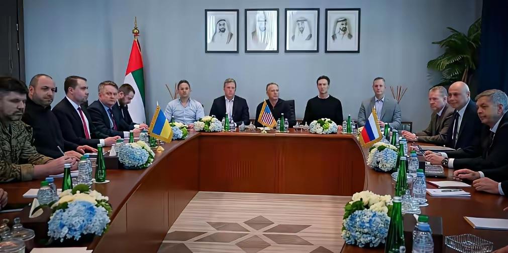 阿布扎比三方会谈结束后，俄方表明了最新立场，那就是：（一）乌克兰让出整个顿巴斯地