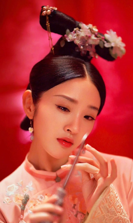 张含韵和唐艺昕，谁美？？