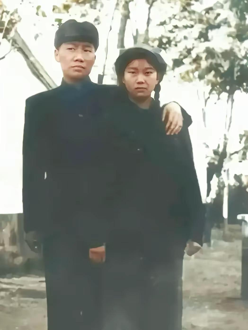 看到刘思齐老人的归宿，心里五味杂陈。很多人盯着她改嫁后的生活，用现代人