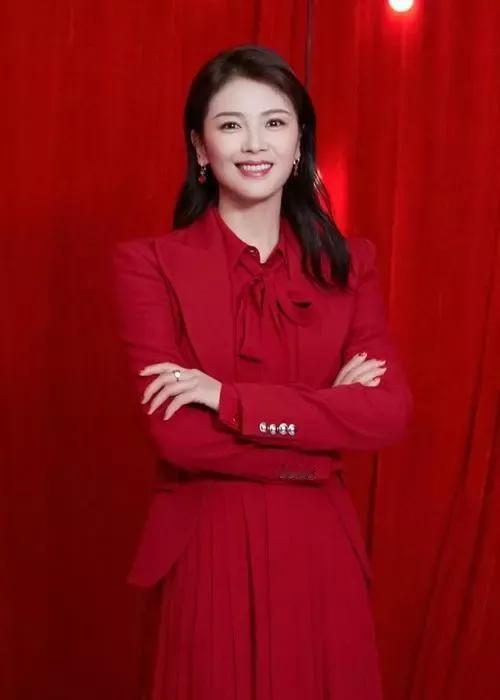 刘涛的亲和力强，是长相，阅历，共情力叠加在一起的结果刘涛是国泰民安的舒展长相，