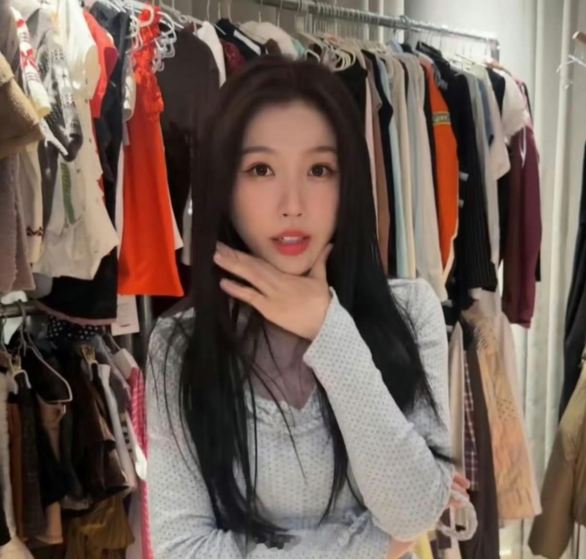 虞书欣衣帽间虞书欣衣帽间满当当的感觉