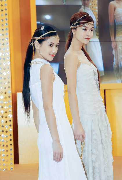 那个时候的文咏珊，杨颖走秀，好有气质​​​