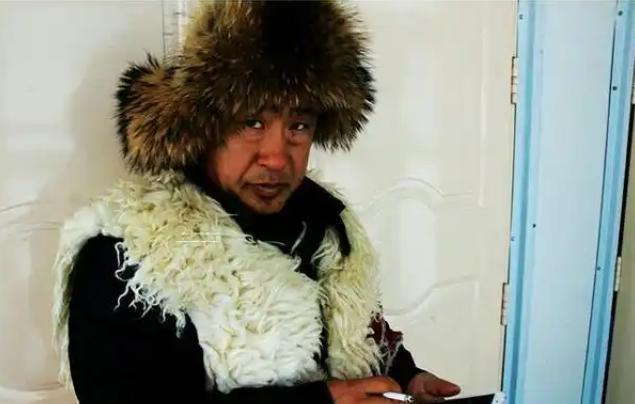东北农村冬天那么冷，六七十年代的东北人是怎么御寒的5、狗皮帽子加棉衣棉裤在六