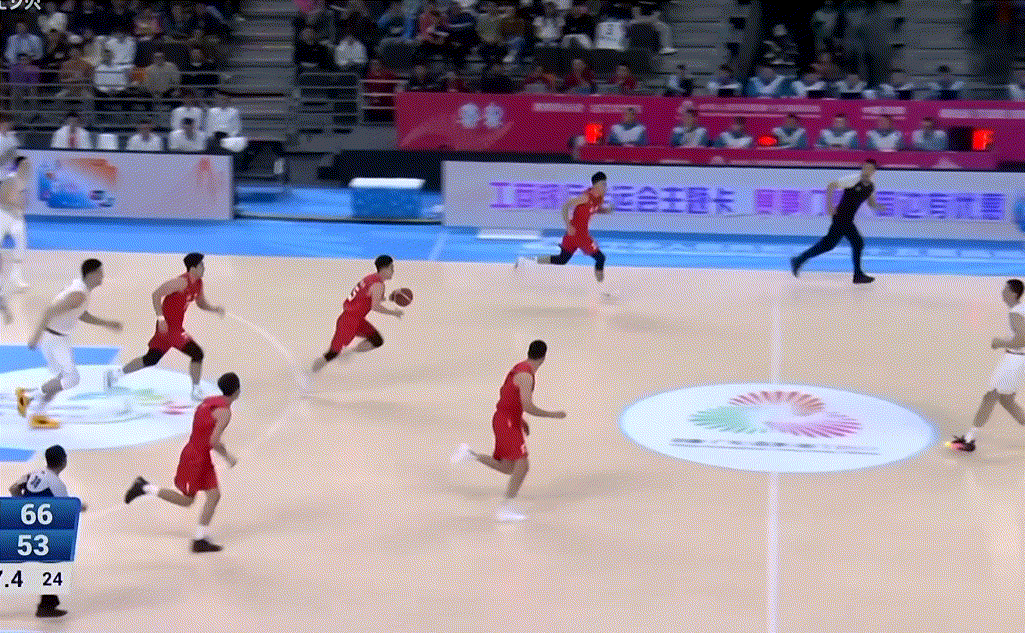 周鹏都没有退役任骏飞就急着退役了！任骏飞打的可比周鹏强多了，不急不躁，用高球