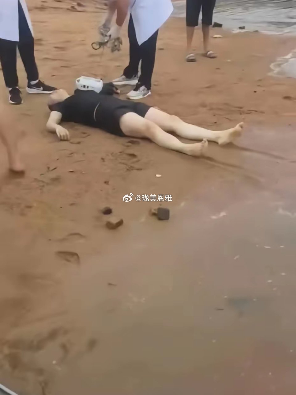 时刻警惕着，不要随便找个坑就可以去游泳