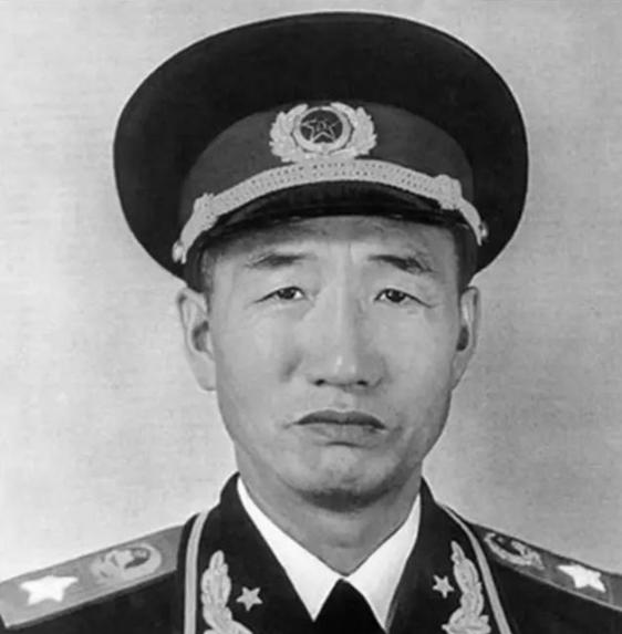 1948年徐向前俘虏一位晋绥军上将，与其密谈了一个小时后对他讲：老同学，你给我当