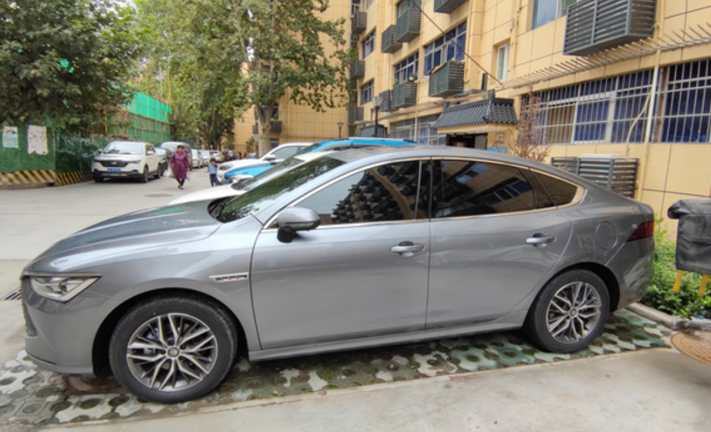 秦DMI使用感受！噪声方面：想通过换轮胎来大幅度降低噪声的车主门，咱别想了了，