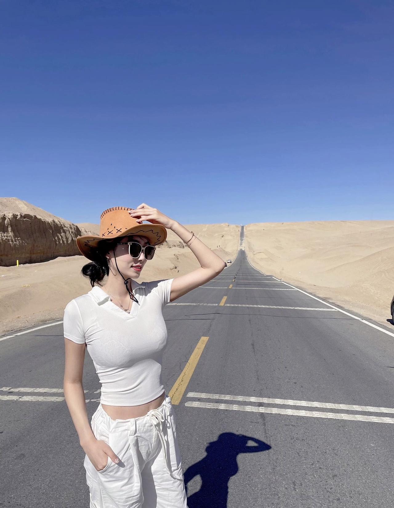 愿你遍历山河，仍觉人间值得。上热门生命力拍照姿势穿搭御姐