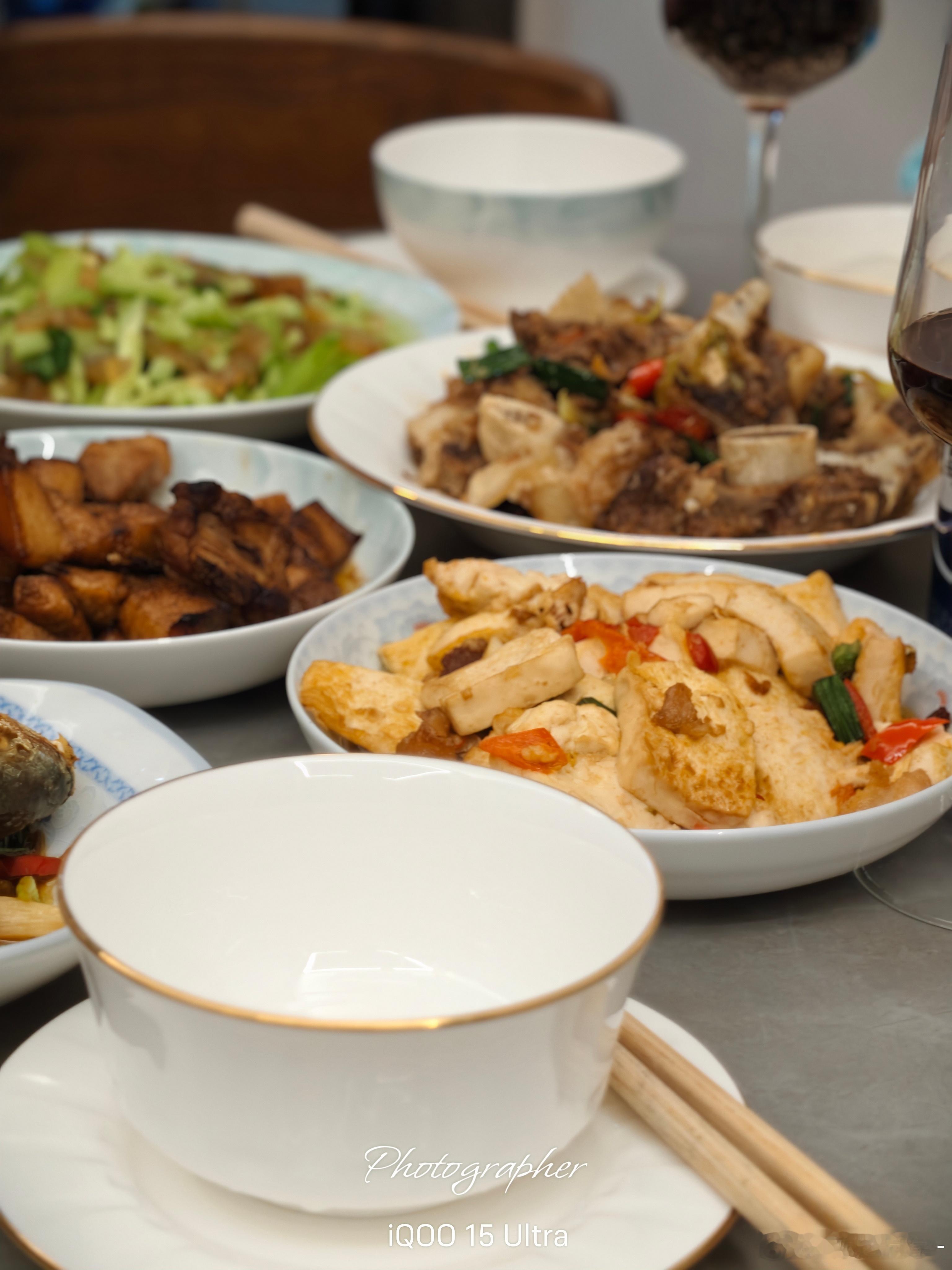 iqoo酷客城市俱乐部来一组iQOO15Ultra人文相机拍摄的美食特写