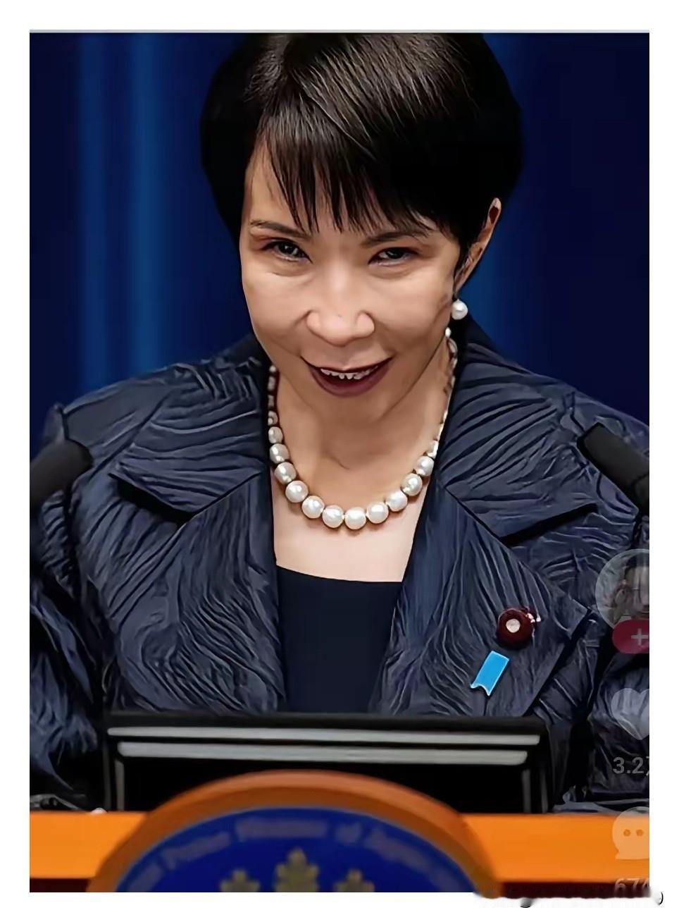 真的要重奖这个记者，他拍摄的水平应该获得最高荣誉奖。通过他拍摄的角度，还