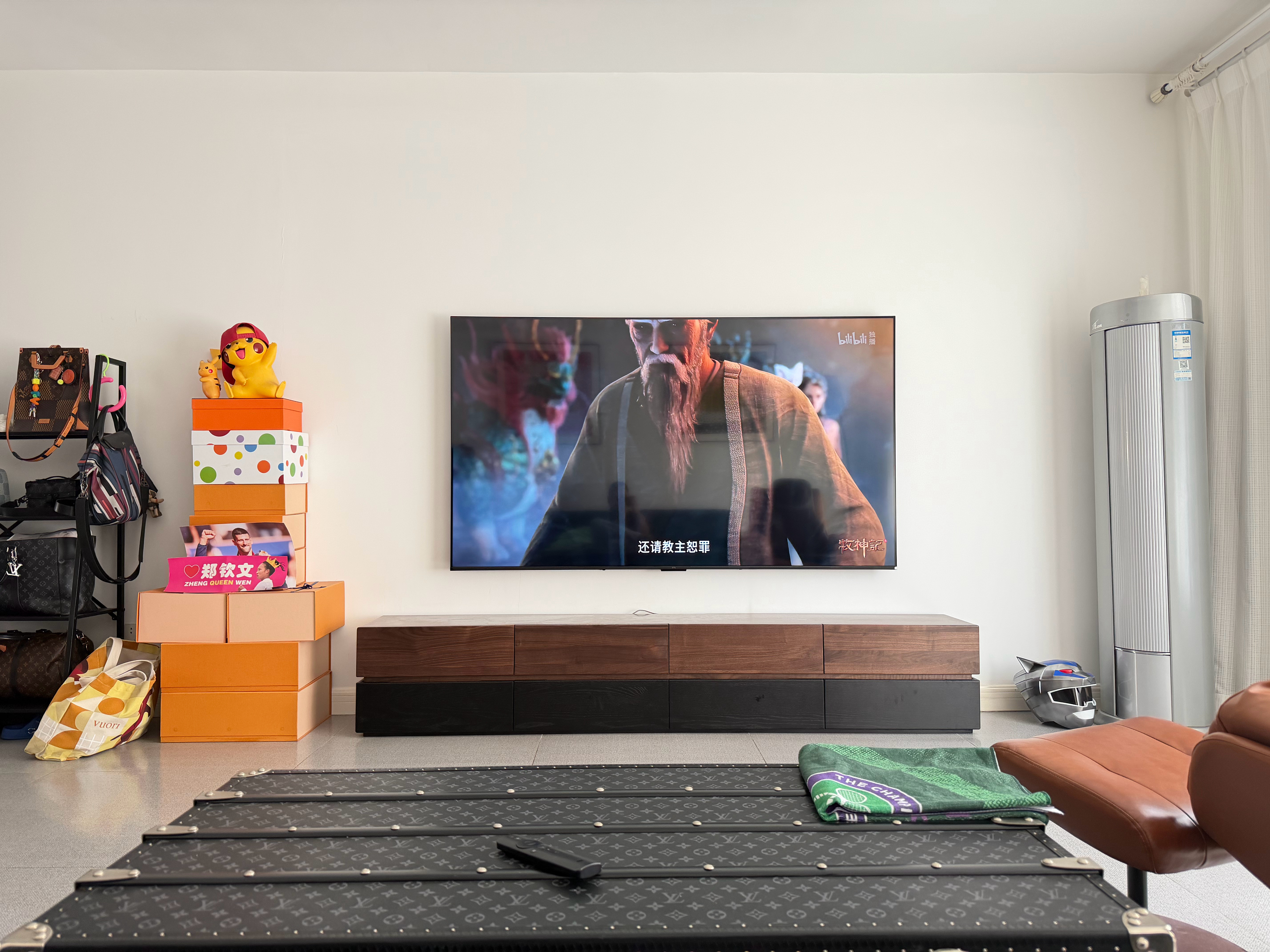 新买的电视到了，85寸正好。