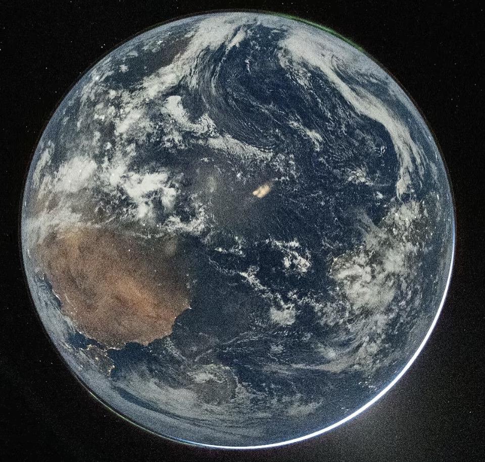 从太空俯瞰地球，震撼的视角，美不胜收！🌍✨