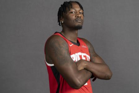 火箭交易一无所获！2人送不走+2人舍不得，斯通无作为，1人最该走2月6日凌晨