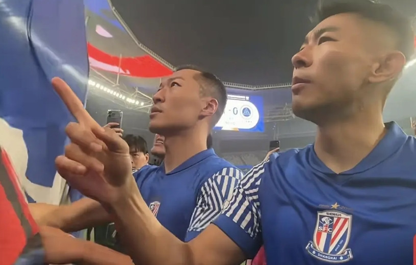 申花如何摆脱千年老二的宿命昨日球赛落幕，于汉超对着球迷大声呼喊：“比赛还没结