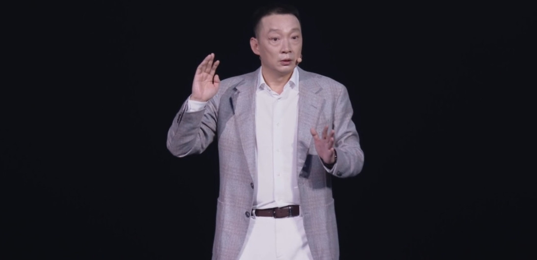 有一家手机公司网红CEO在手机新品发布会上，把高通骁龙处理器当成自家黑科技吹嘘。
