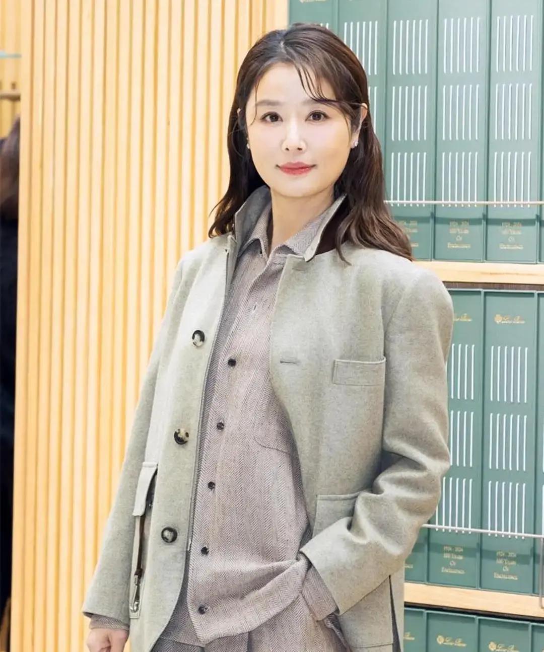 林心如在节目里一句“生孩子是女明星最没尊严的时刻”直接把我看愣。40岁剖腹生小