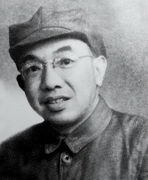 1943年，新四军七师政委曾希圣拉住黄克诚，偷偷对他说：“老黄，我老婆可能是特务