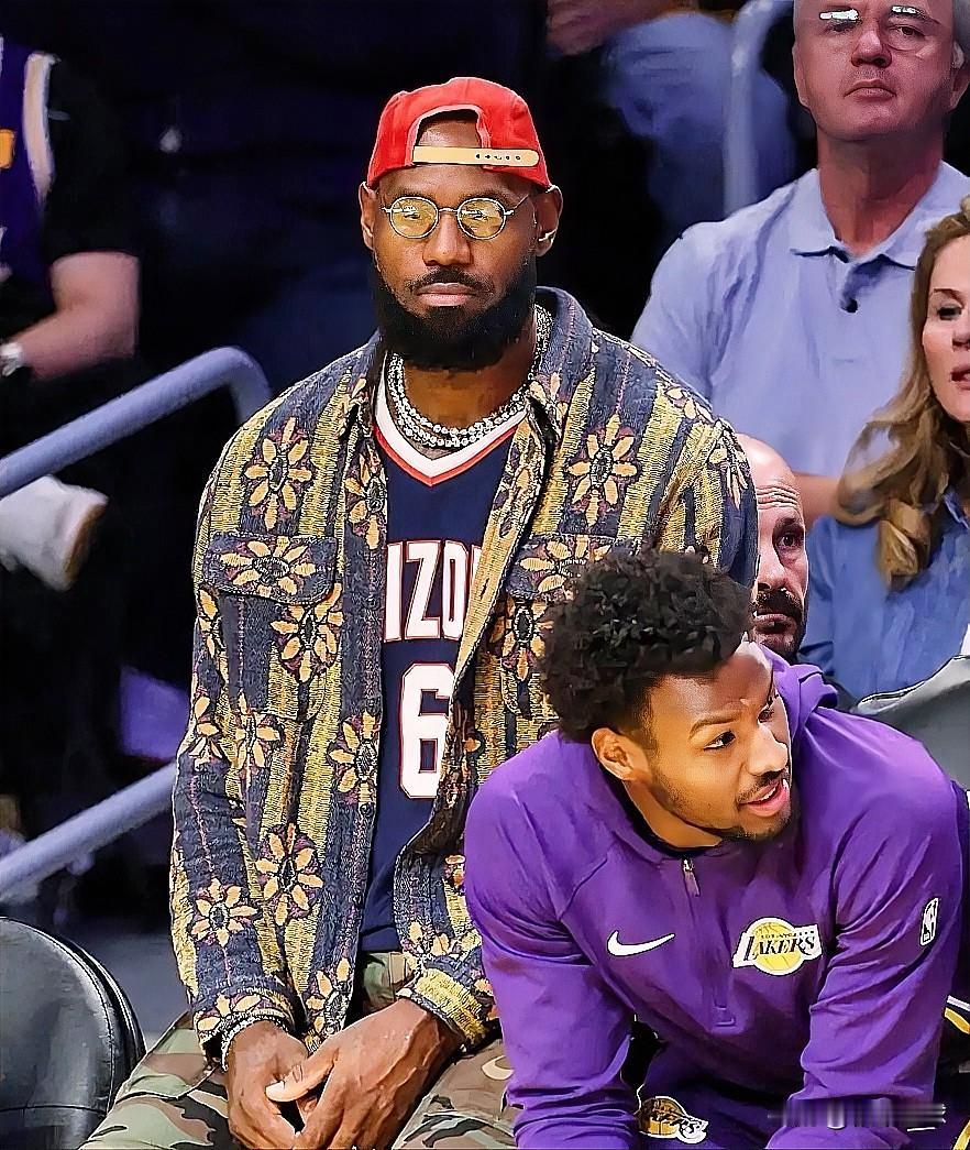 名记Shams语出惊人啊！一点都不怕得罪詹姆斯。近日，ESPN知名记者Sh