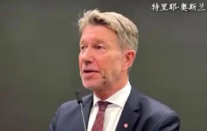 彻底打脸！欧盟前脚刚禁俄气中东就突发冲突，欧洲气价直接狂涨75%，挪威大臣直接摊