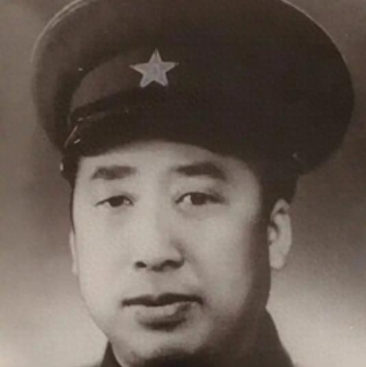 此人军衔不好评，元帅、大将都可能，他说：苏联同职务是元帅“1955年3月15日