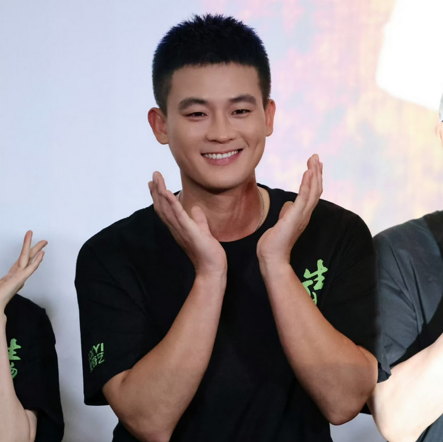 为什么欧豪没什么背景和资本加持，资源却一直没断过？首先，刘德华在采访里就提过